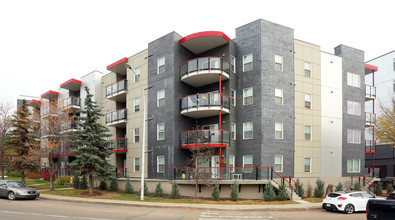 10611 117th St NW in Edmonton, AB - Building Photo - Building Photo