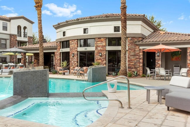 9450 W Cabela Dr in Glendale, AZ - Building Photo - Building Photo