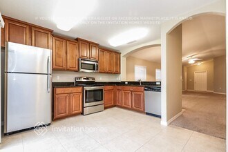 7725 Maroon Peak Dr in Ruskin, FL - Building Photo - Building Photo