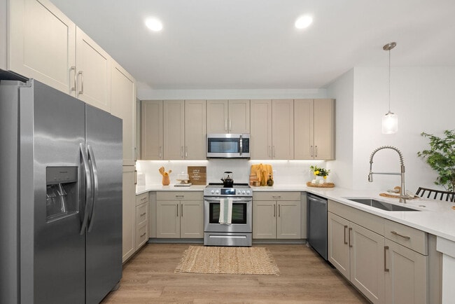 The LakeHouse on Wylie in Charlotte, NC - Building Photo - Building Photo
