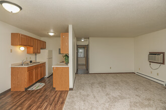 University Park in Fargo, ND - Building Photo - Interior Photo