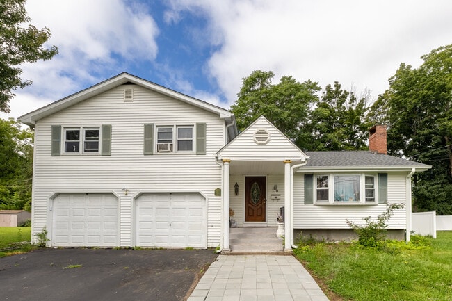 178 W Ridge Dr in West Hartford, CT - Building Photo - Building Photo