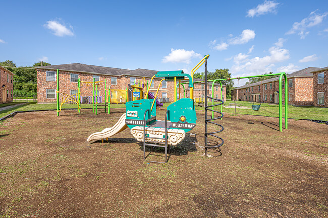 Forest Park Apartments in New Orleans, LA - Building Photo - Building Photo