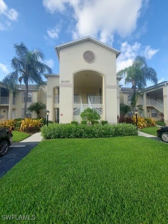 21311 Lancaster Run in Estero, FL - Building Photo