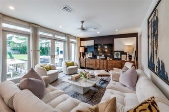 2927 Lovers Ln in Dallas, TX - Building Photo - Building Photo