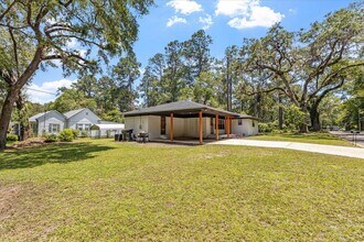 2425 Bruce Ln in Tallahassee, FL - Building Photo - Building Photo