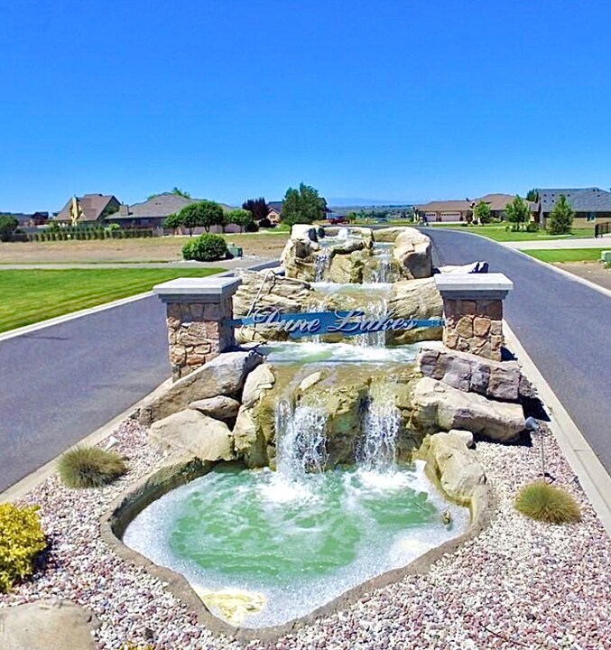 7298 Dune Lake Rd SE in Moses Lake, WA - Building Photo
