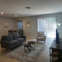 348 Woodham Ct in Fort Walton Beach, FL - Building Photo