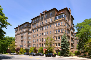 Chatsworth Gardens Apartments