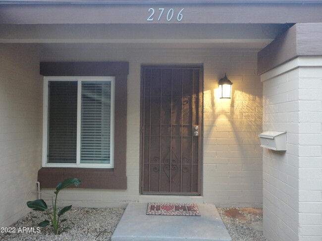 2706 E Sylvia St in Phoenix, AZ - Building Photo - Building Photo