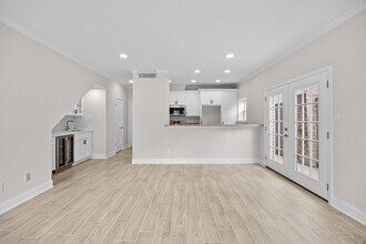 310 Wilcrest Dr in Houston, TX - Building Photo - Building Photo