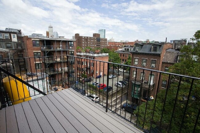 660 Massachusetts Ave, Unit 5