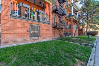 1376 N Pearl St, Unit B2 in Denver, CO - Building Photo - Building Photo