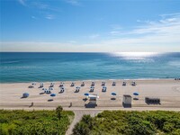 6039 Collins Ave, Unit 1129 in Miami Beach, FL - Building Photo - Building Photo