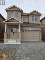 35 Huntsworth Ave in Thorold, ON - Building Photo