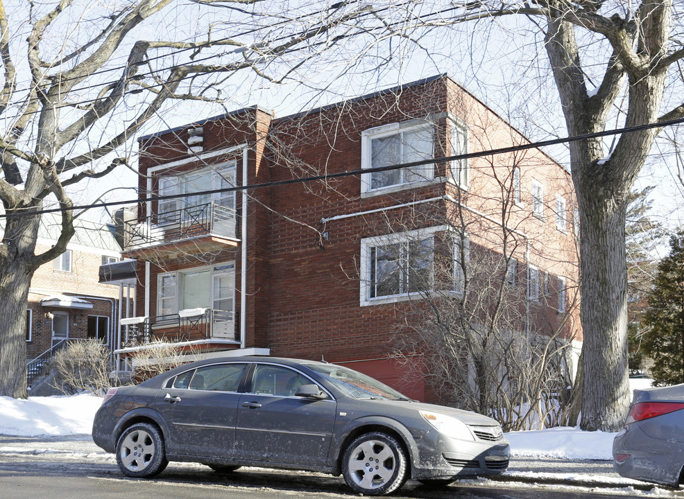 4020 Édouard-Montpetit in Montréal, QC - Building Photo