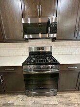 942 E Danbury Dr in Phoenix, AZ - Building Photo - Building Photo