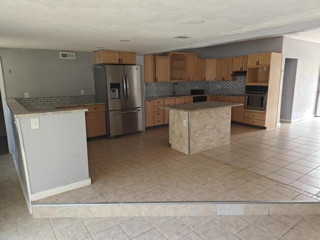 705 E Ohio Ave in DeLand, FL - Building Photo - Building Photo