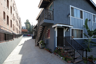 140 S Westmoreland Ave in Los Angeles, CA - Building Photo - Building Photo