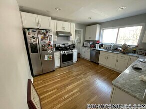 234 Corey Rd, Unit 2 in Boston, MA - Building Photo - Building Photo