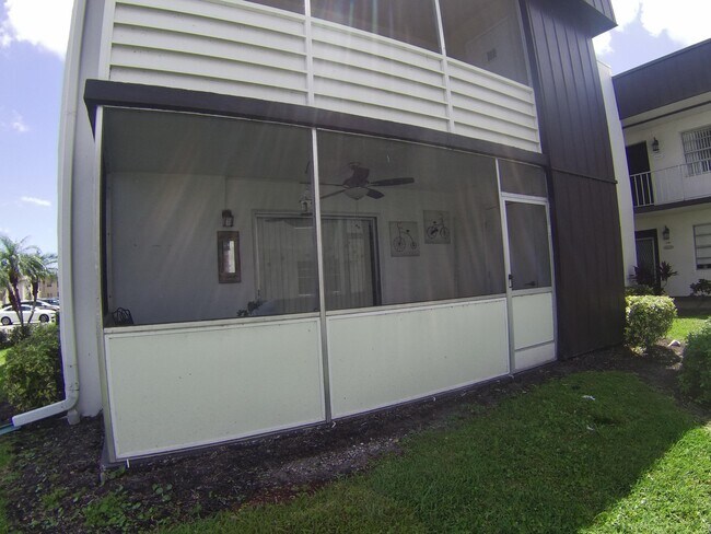 980 Normandy U in Delray Beach, FL - Building Photo - Building Photo