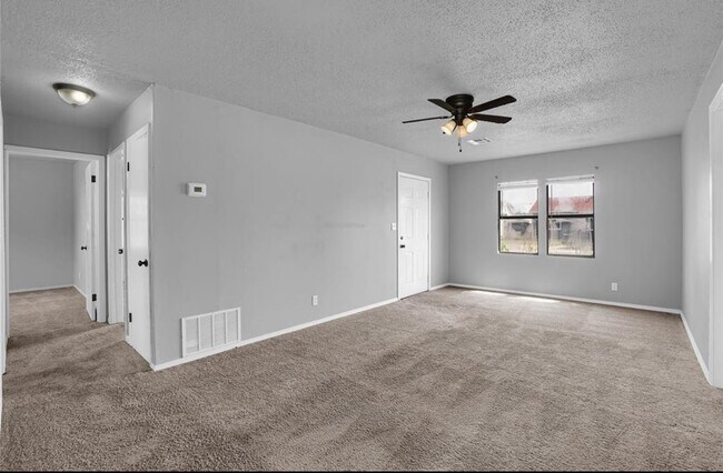 1117 E Cherry St in Altus, OK - Building Photo - Building Photo