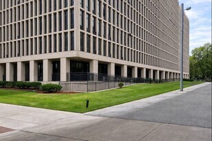 6700 S South Shore Dr in Chicago, IL - Building Photo