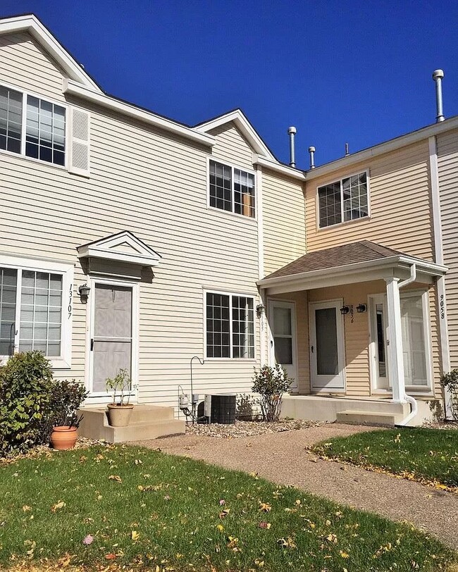 13105 Murdock Terrace in Eden Prairie, MN - Building Photo - Building Photo