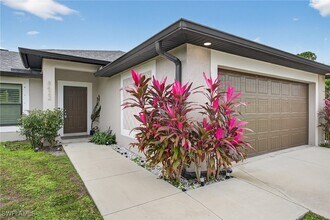 8422 Cardinal Rd in Ft. Myers, FL - Building Photo - Building Photo