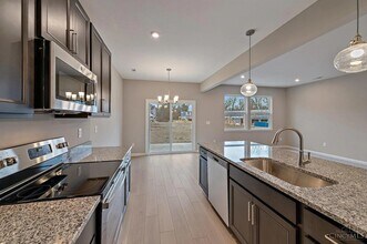 589 Dedication Ln in Cincinnati, OH - Foto de edificio - Building Photo