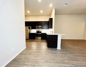 9208 Groff Lndg in Converse, TX - Building Photo - Building Photo