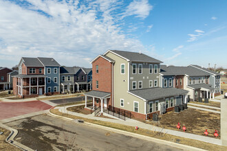 Legacy Landing in Newport News, VA - Foto de edificio - Building Photo