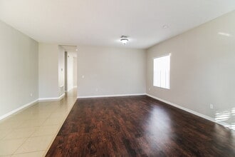 4123 Beaumont Loop in Spring Hill, FL - Foto de edificio - Building Photo