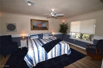 6889 Beverly Glen Ave in Las Vegas, NV - Building Photo - Building Photo