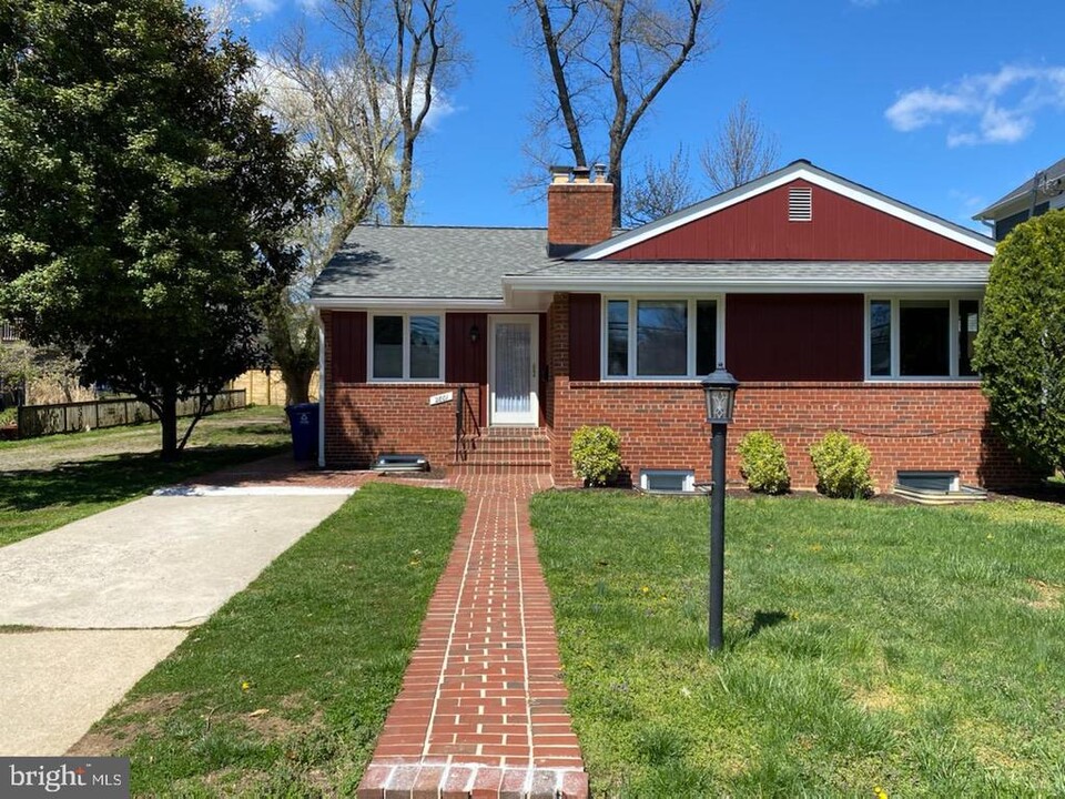 2801 2nd St S in Arlington, VA - Building Photo