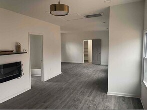 2421 Chestnut Ave in Kansas City, MO - Building Photo - Building Photo