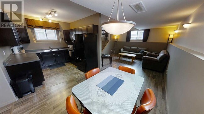 11202 75a Ave in Grande Prairie, AB - Building Photo - Building Photo