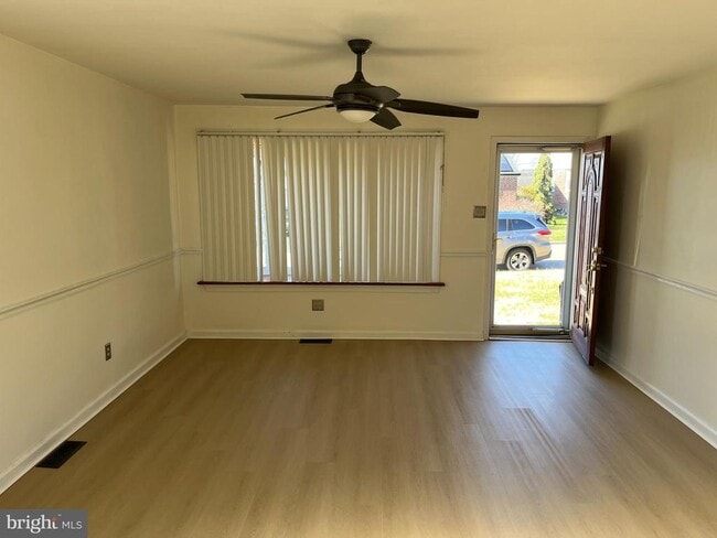 509 Larkspur St in Philadelphia, PA - Building Photo - Building Photo