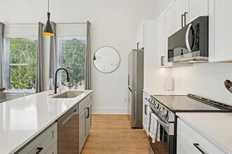6418 Maple Ave in Dallas, TX - Building Photo - Building Photo