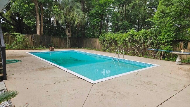 1108 Cuerno St in Tallahassee, FL - Building Photo - Building Photo