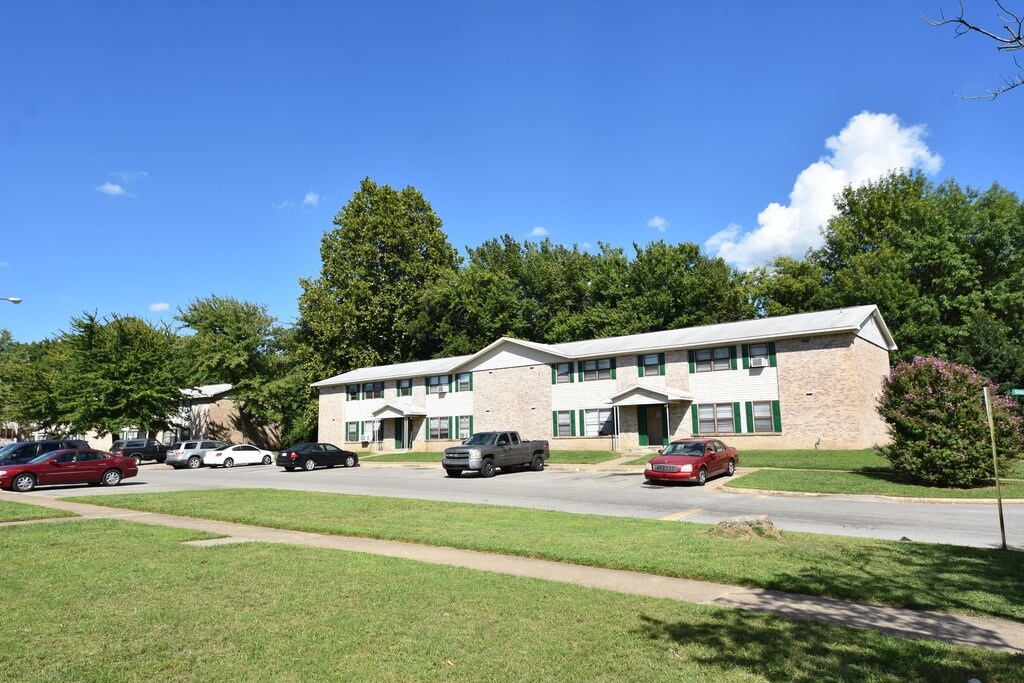 Washington Plaza Apartments in Fayetteville, AR