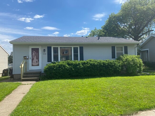 property at 1018 W 10th St