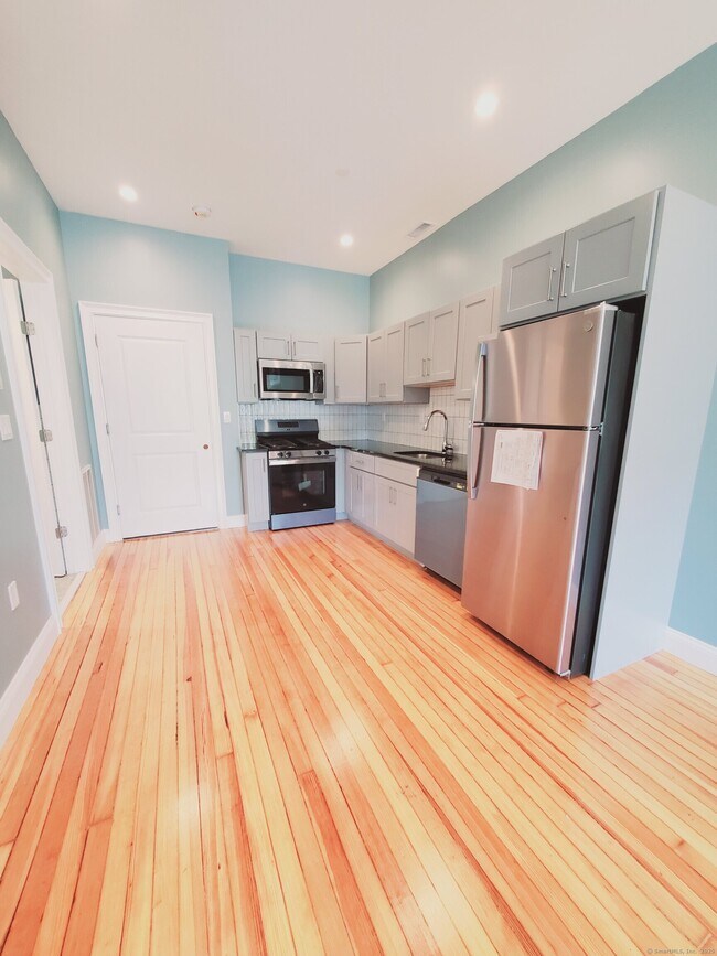 61 Washington St-Unit -2G in Norwalk, CT - Building Photo - Building Photo