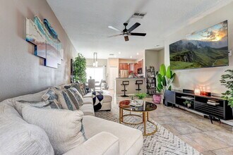 12910 Utopia Gdns Wy in Riverview, FL - Building Photo - Building Photo