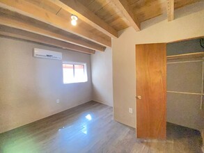 645 W San Francisco St in Santa Fe, NM - Foto de edificio - Building Photo