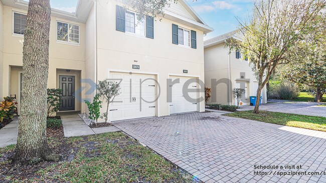 10679 Regent Square Dr in Orlando, FL - Building Photo - Building Photo