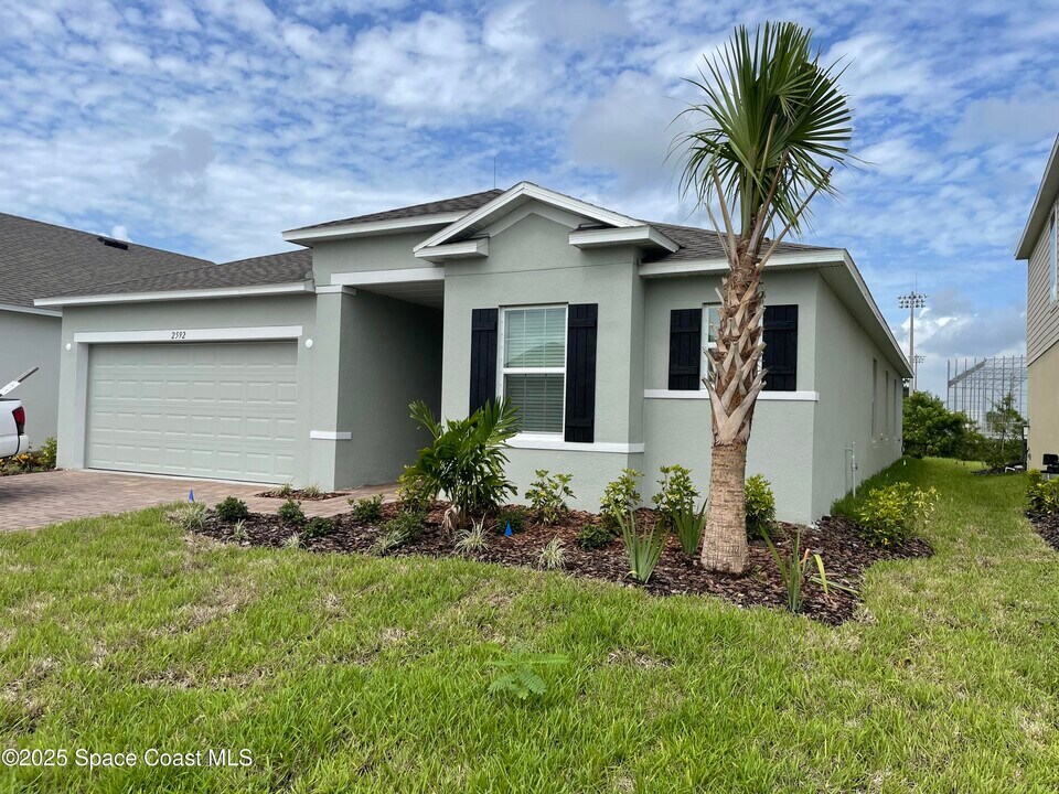 2592 Pinwherry St NW in Palm Bay, FL - Building Photo