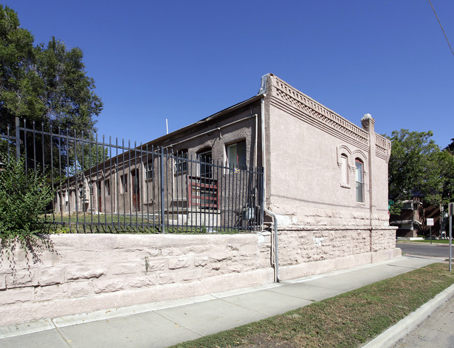 Americana Apartments in Denver, CO - Building Photo - Building Photo