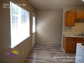 2801 Lerwick Rd in Sacramento, CA - Building Photo - Building Photo