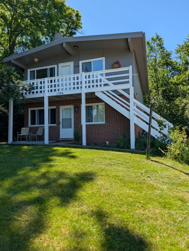 property at 1598 Jones Dr